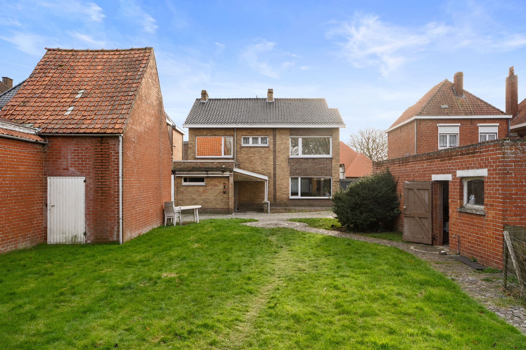 Statige, ruime woning met 5 slaapkamers in hartje Oedelem foto 19