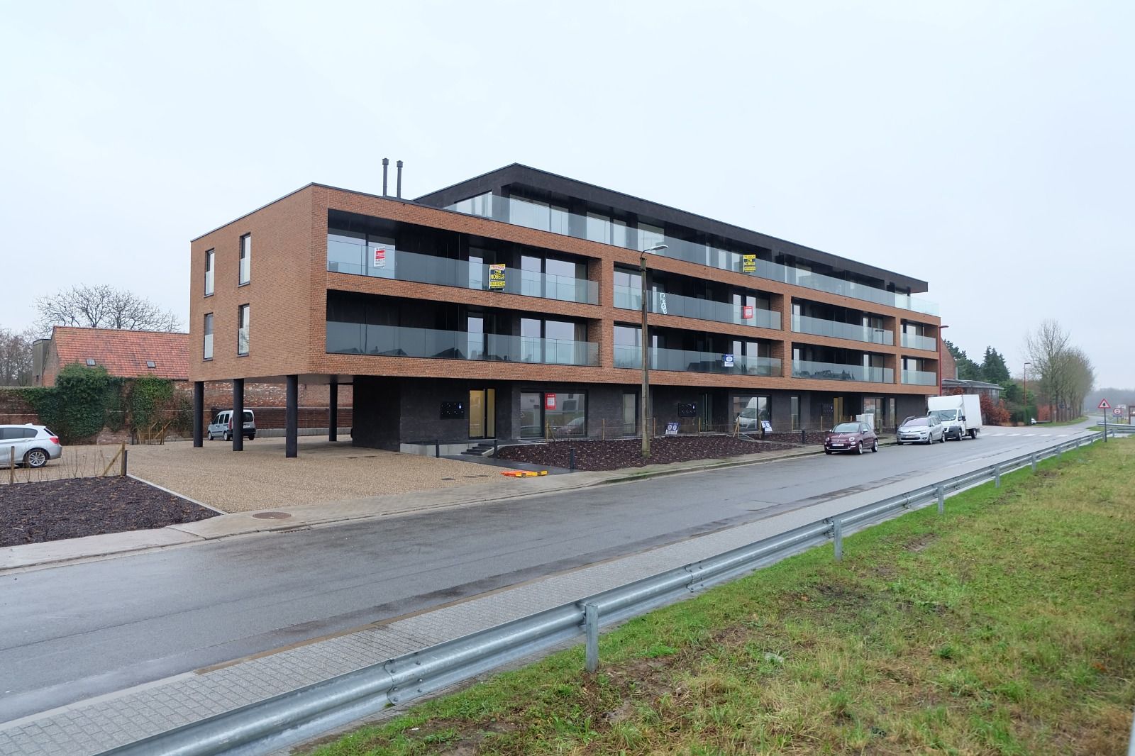 Appartement met frontaal zicht op het Schipdonkkanaal foto {{pictureIndex}}
