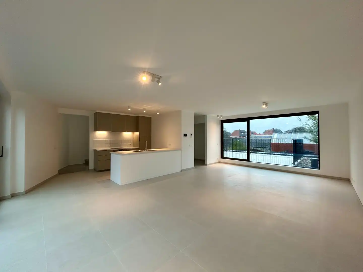 Instapklaar nieuwbouwappartement met 3 kamers & terras te Tielt! foto 2