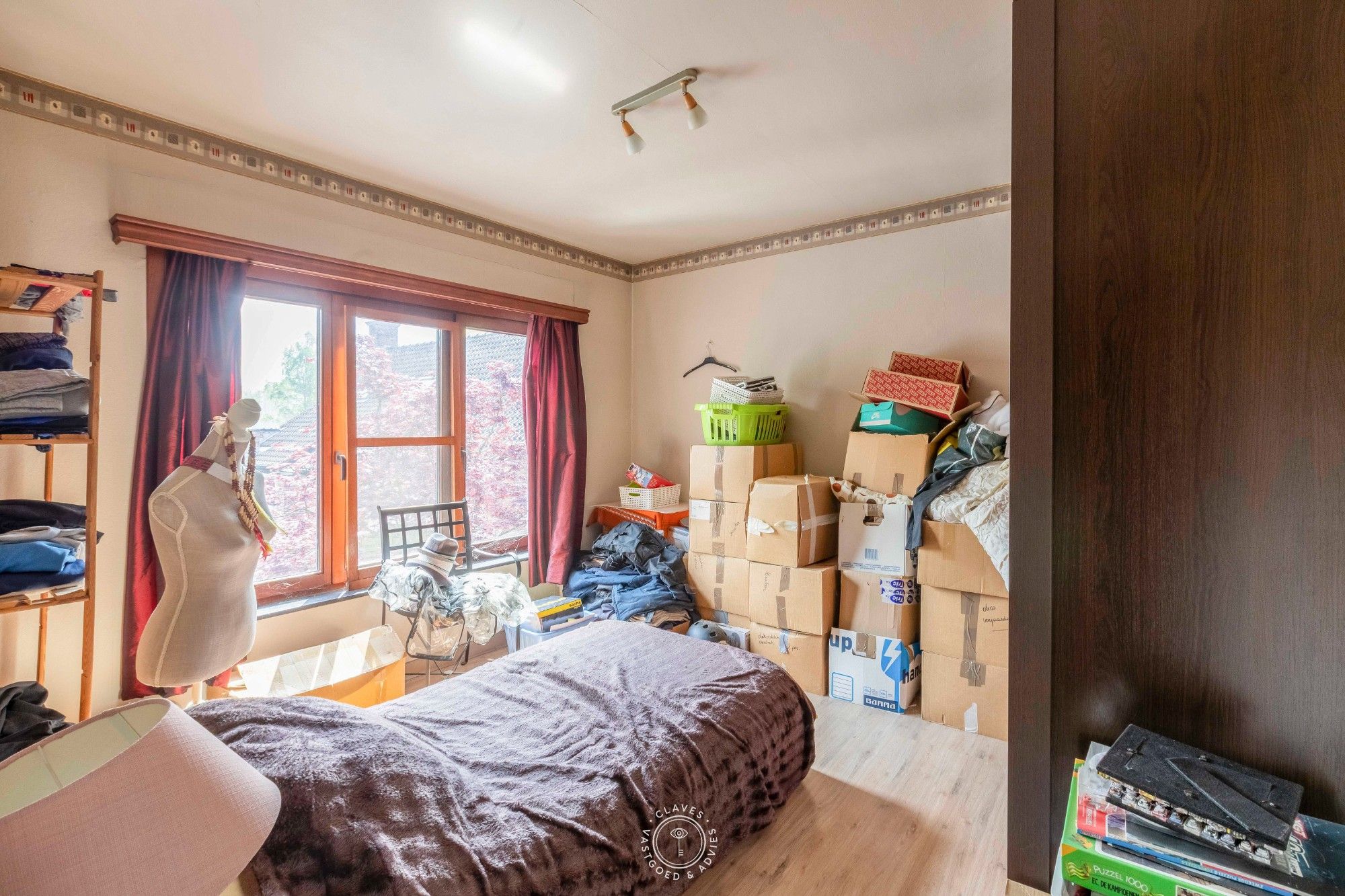 Halfopen gezinswoning met oprit en diepe tuin op centrale locatie foto 11