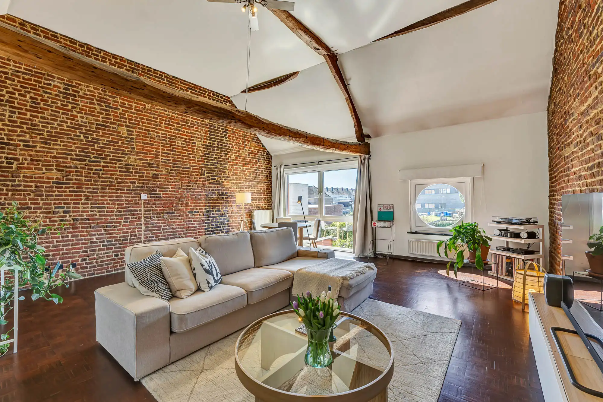 Prachtige woning met authentiek karakter foto 15