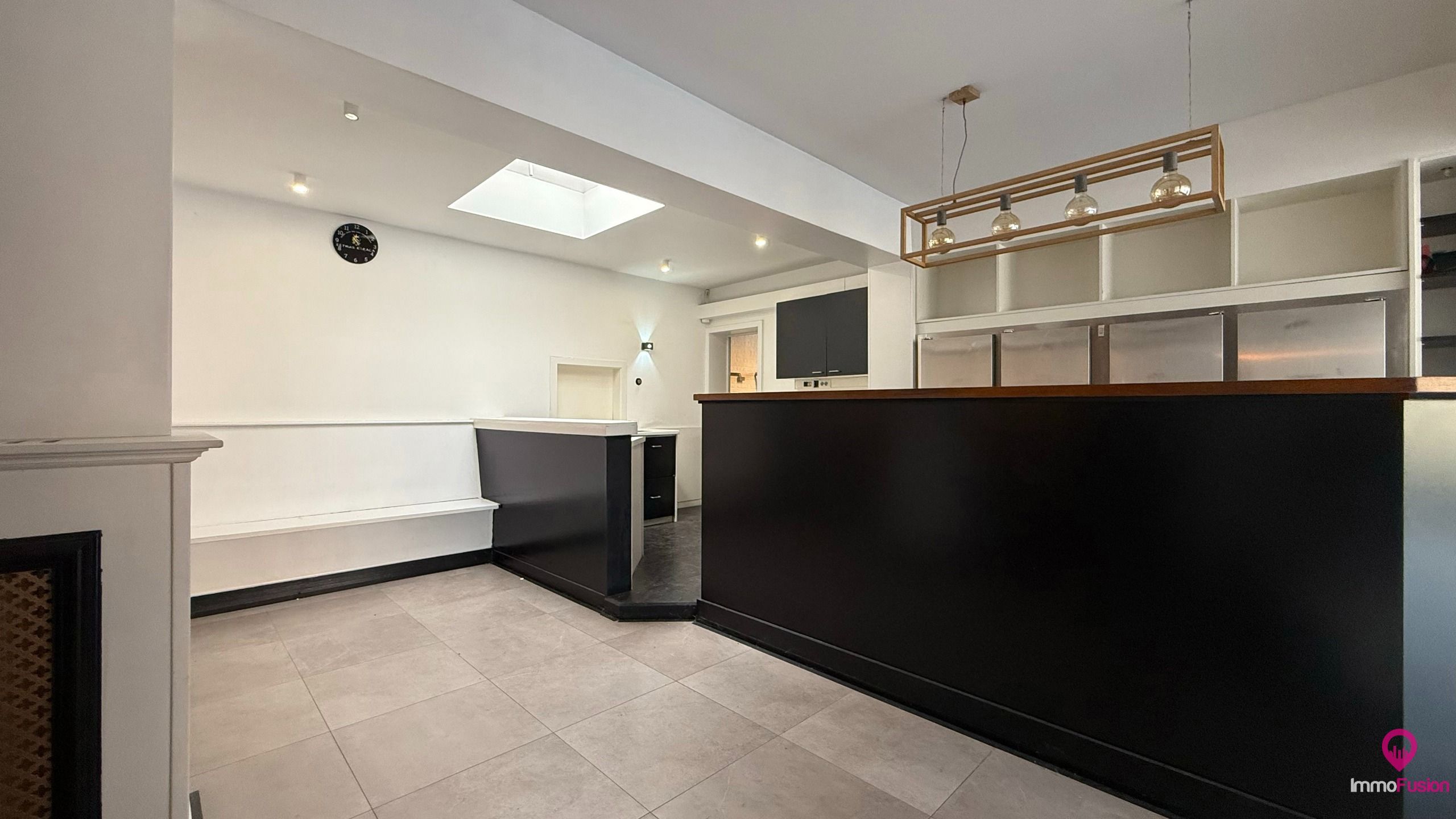Instapklaar handelspand voor horeca op uitstekende locatie! foto 17