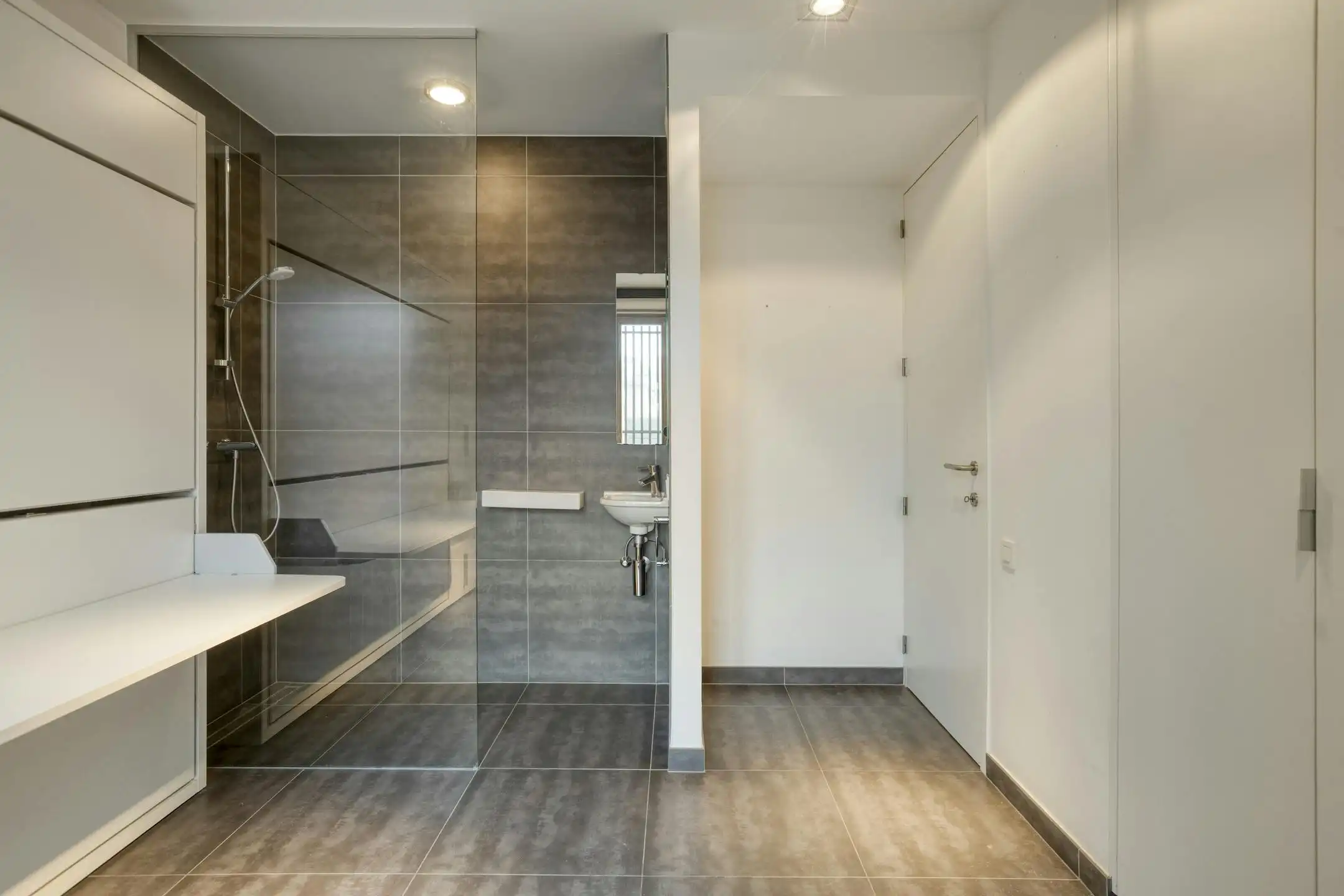 Modern appartement van Rietveld vlakbij zee in Sint-Idesbald foto 12