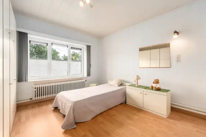 Charmante Open Bebouwing - 4 slpkmrs, ruime oprit en meer dan 150 m² opslagruimte! foto 7