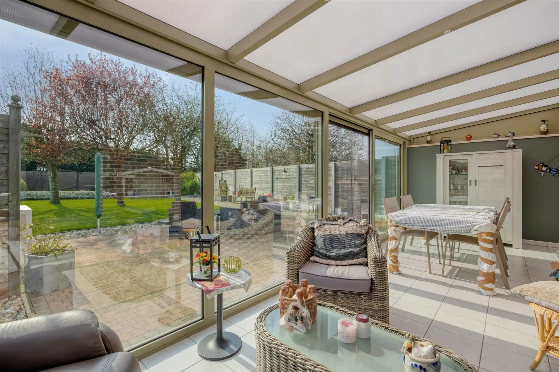 Zeer nette bungalow woning foto 14