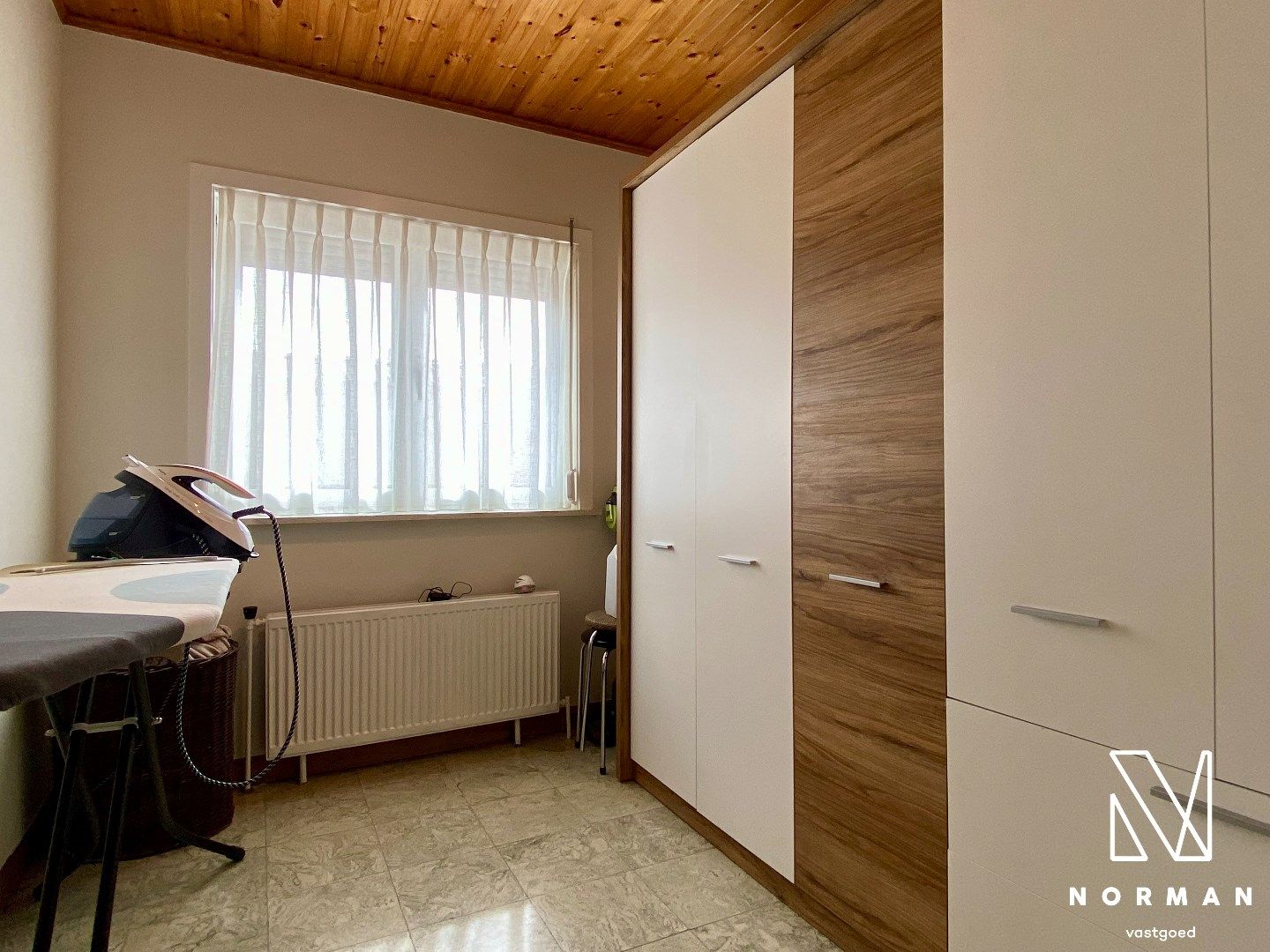 Gelijkvloerse alleenstaande woning in hartje van Hulste met 3 slaapkamers en garage foto 9