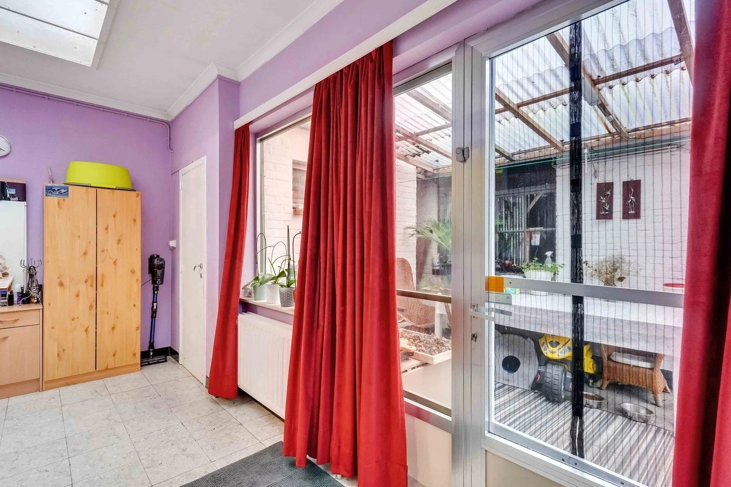 Ruime, te renoveren halfopen woning foto 14