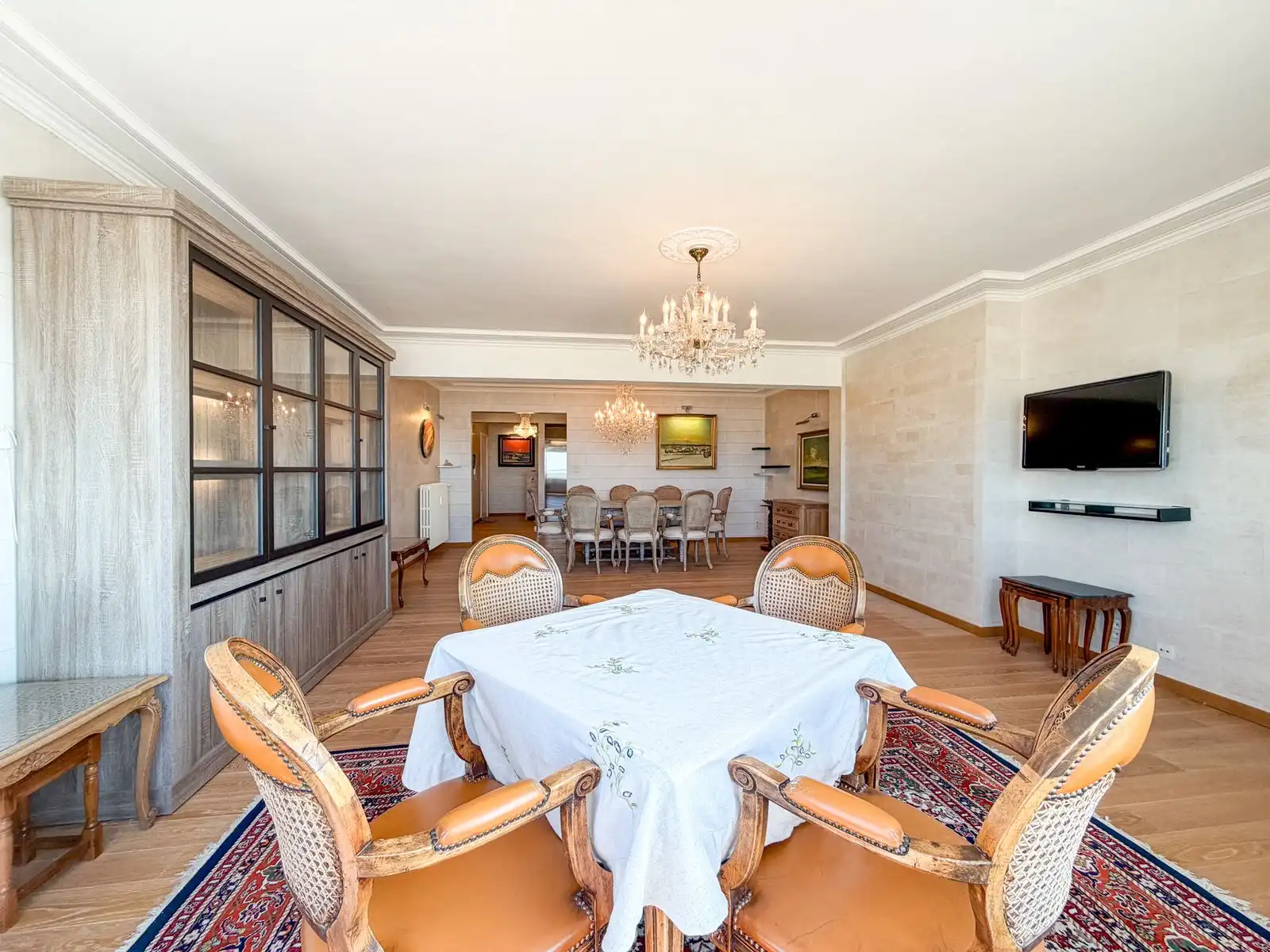 Prachtig ruim appartement met frontaal zeezicht in top-residentie foto 2