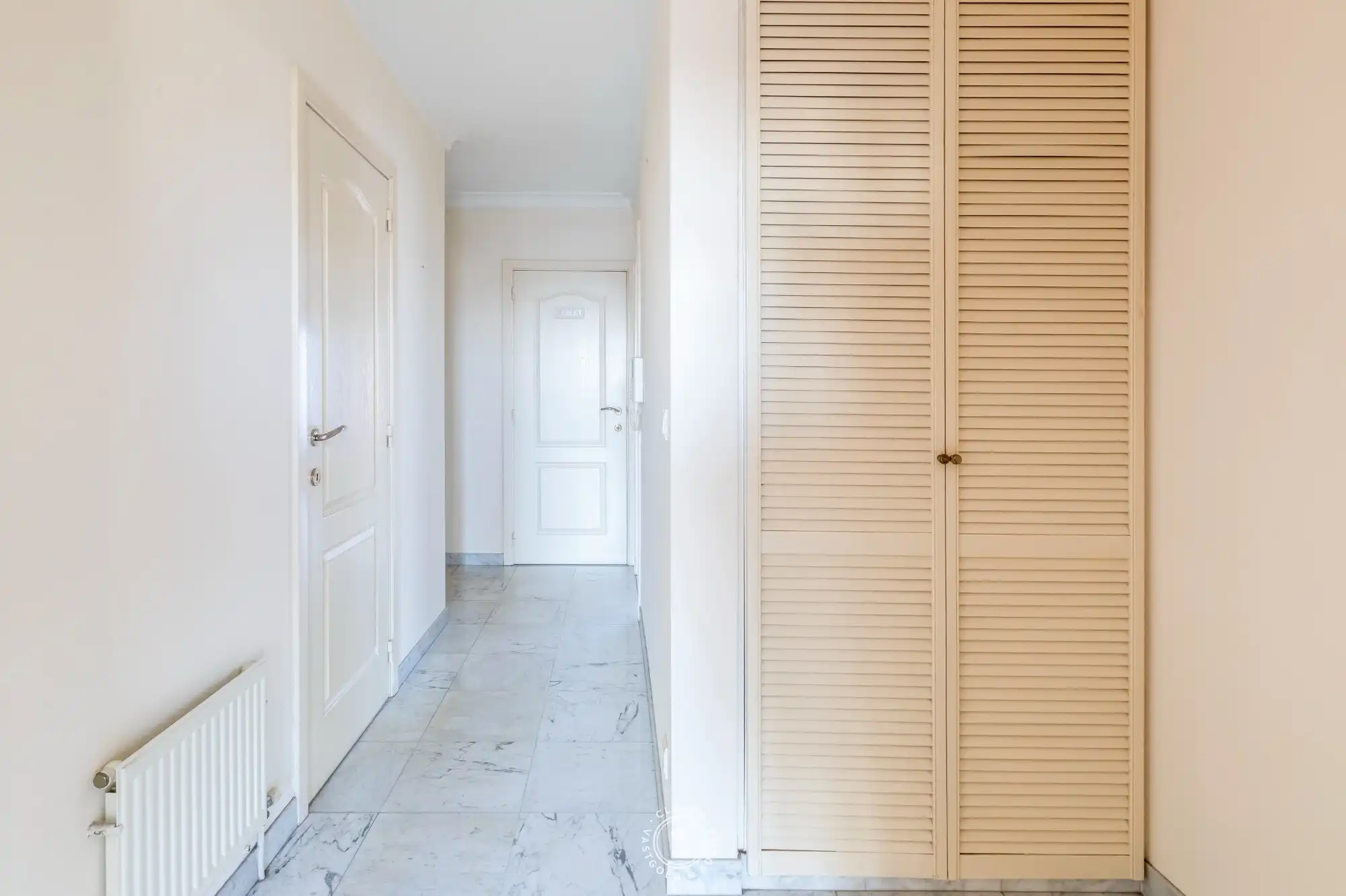 Centraal gelegen appartement met drie slaapkamers en veel lichtinval foto 10