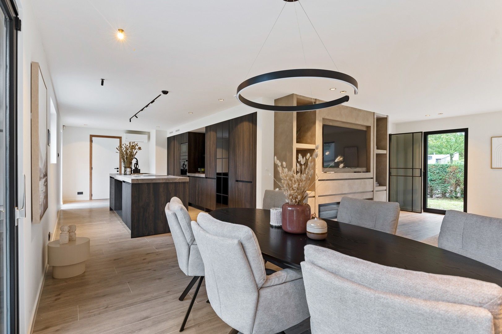 Moderne vernieuwbouw villa op prachtig perceel 1191 m² foto 2