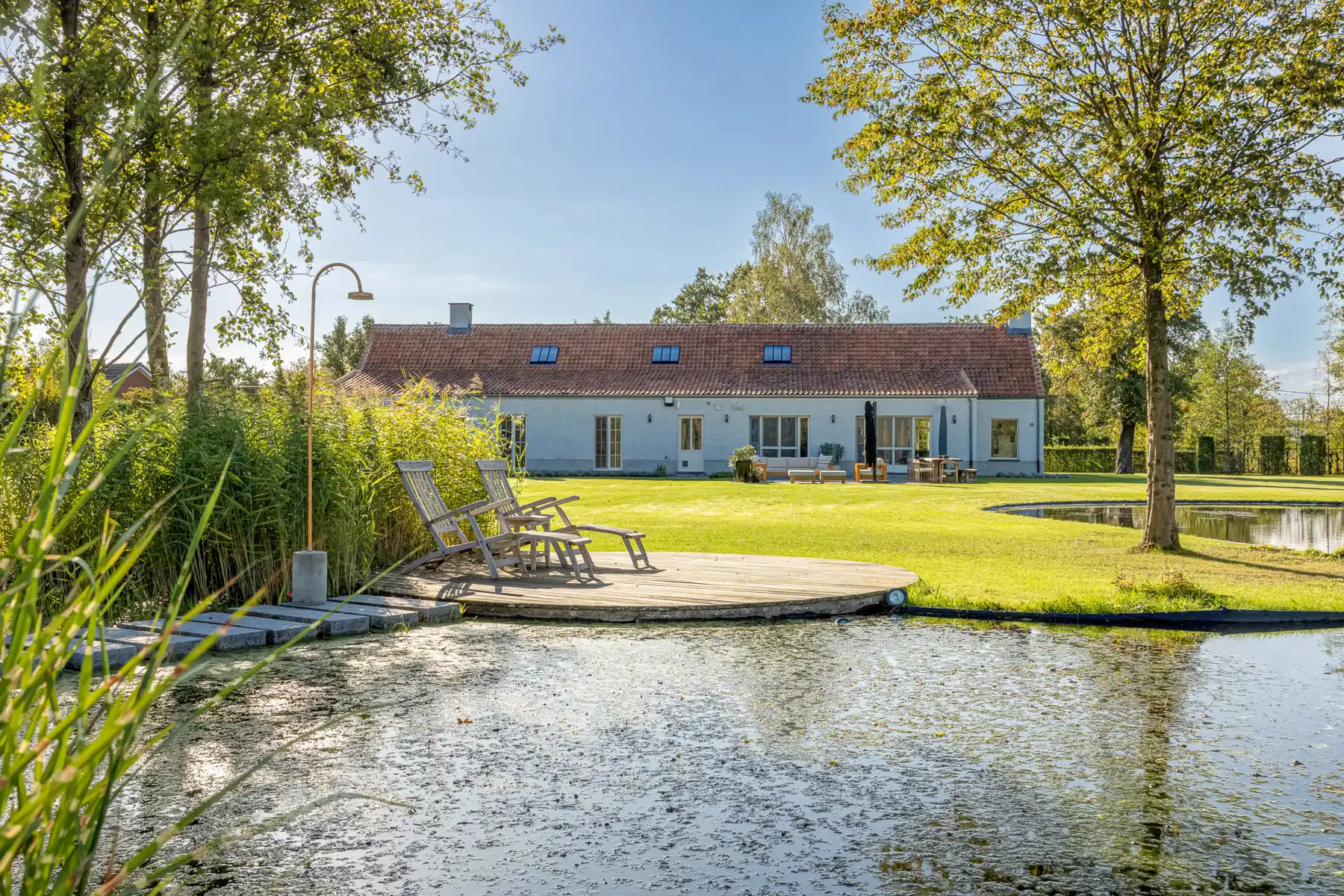 Uitzonderlijk gerenoveerde hoeve op ca. 7480 m² foto 2