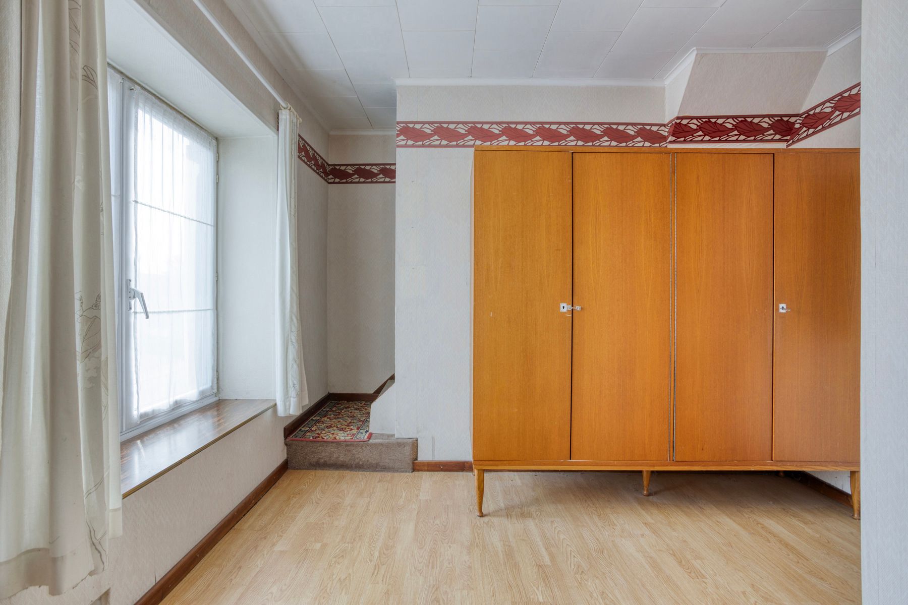 Open bebouwing met 4 slp, tuin, garage en prachtig uitzicht! foto 17