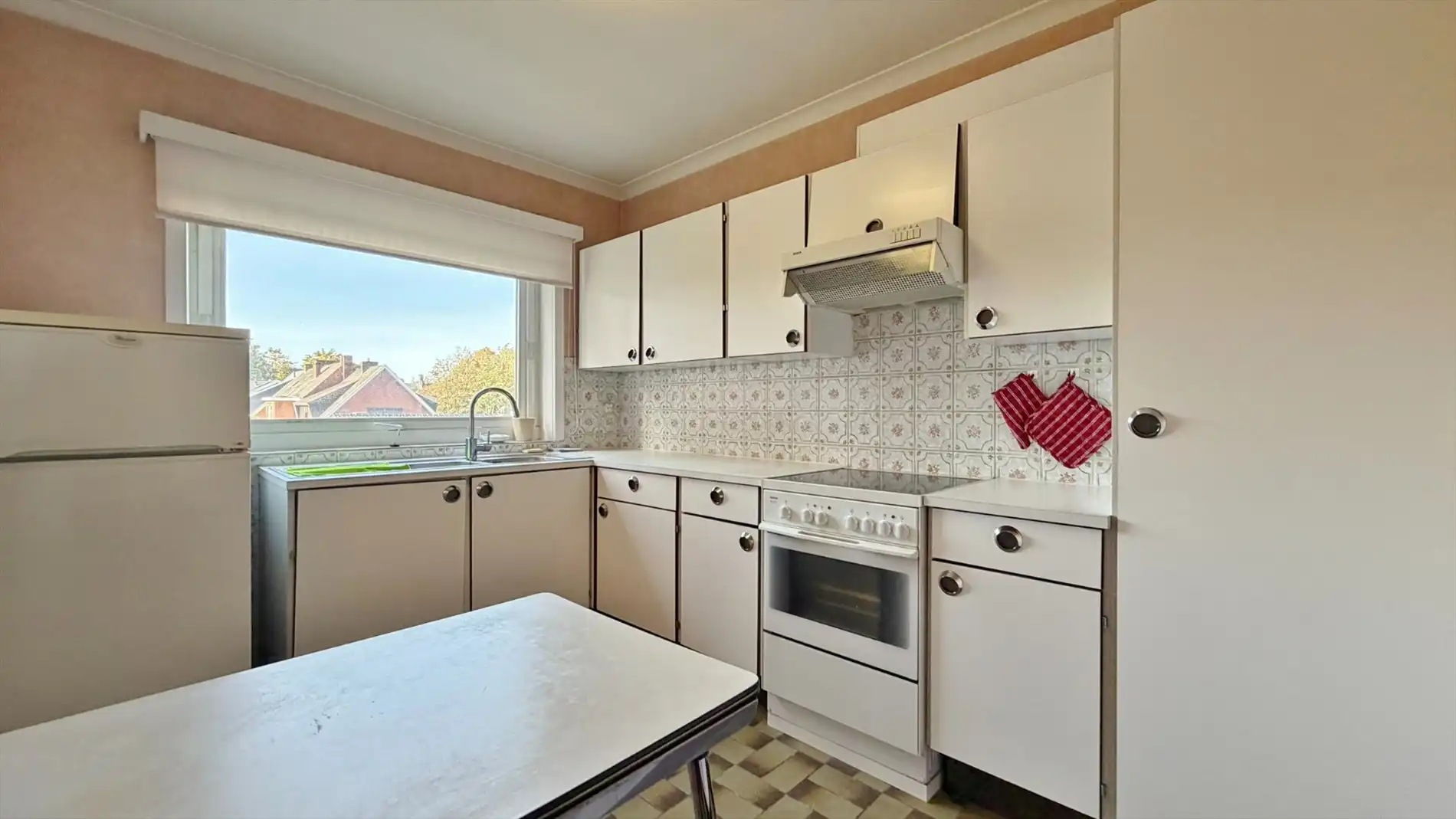 Ruim en lichtrijk appartement met garage, terras en open zicht foto 7