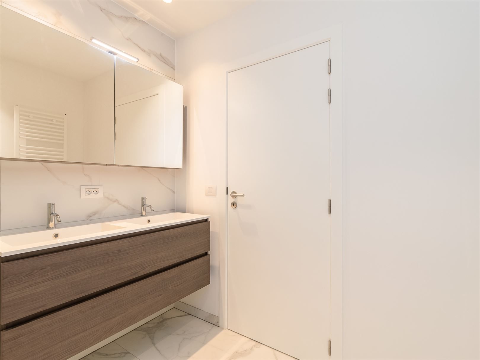 Licht en ruim 2-slaapkamerappartement met zuid georiënteerd terras.  foto 11