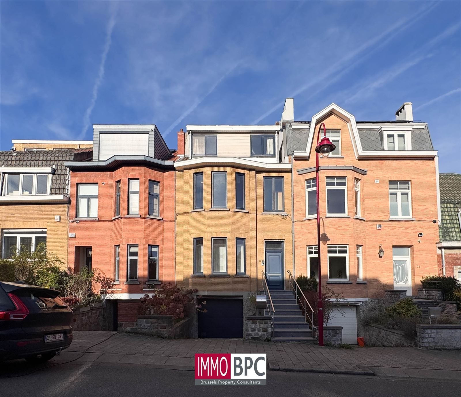 Karaktervol woning met 5 slaapkamers , tuin en garage  foto {{pictureIndex}}