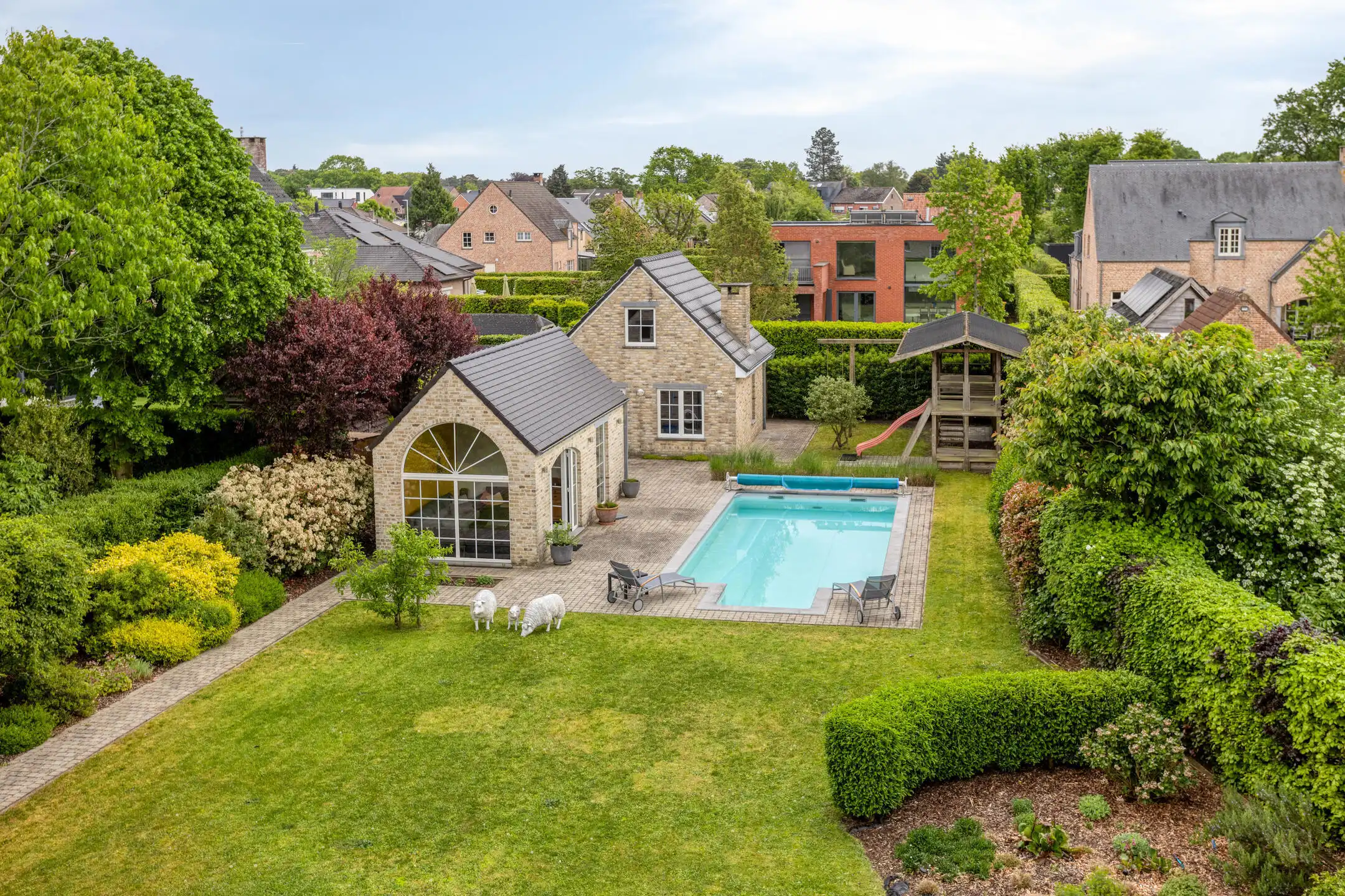 TOP onderhouden villa op uitzonderlijk perceel foto 25