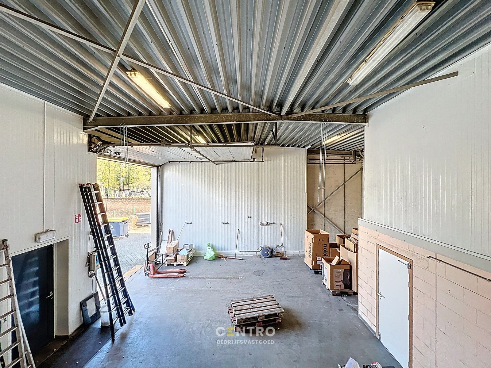 Topligging! Handelspand met magazijn langs de Westlaan in Roeselare. foto 10