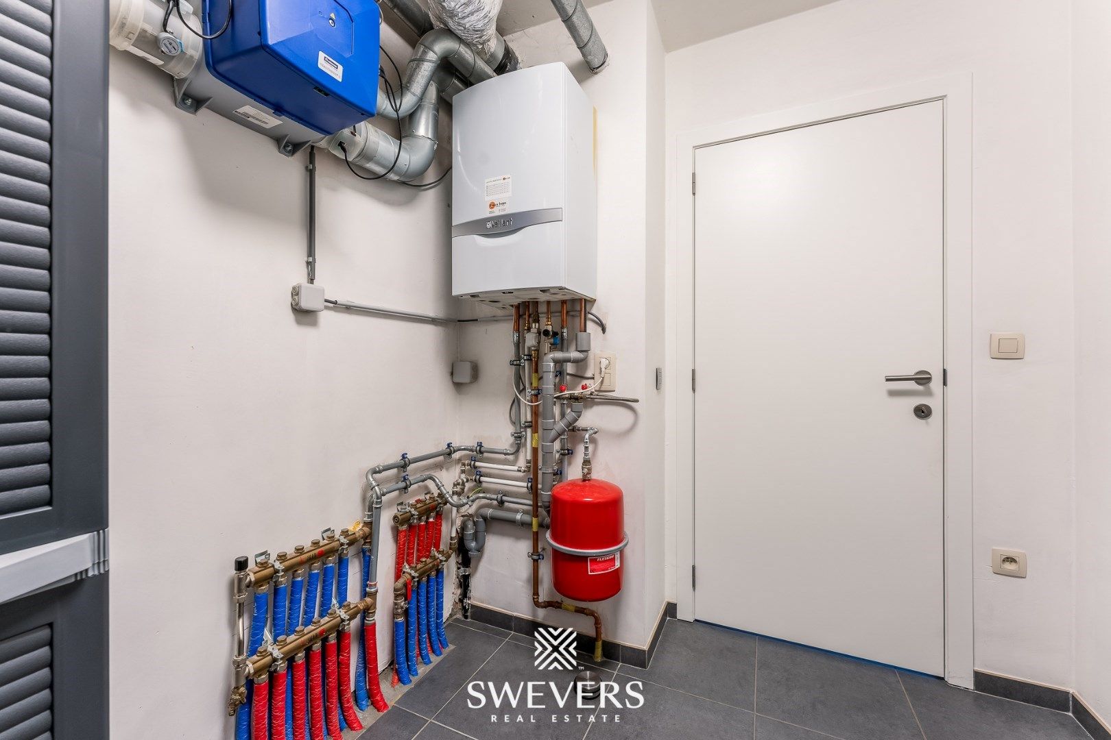Energiezuinige en instapklare rijwoning met 3 slaapkamers en leuke tuin in hartje Koersel foto 10