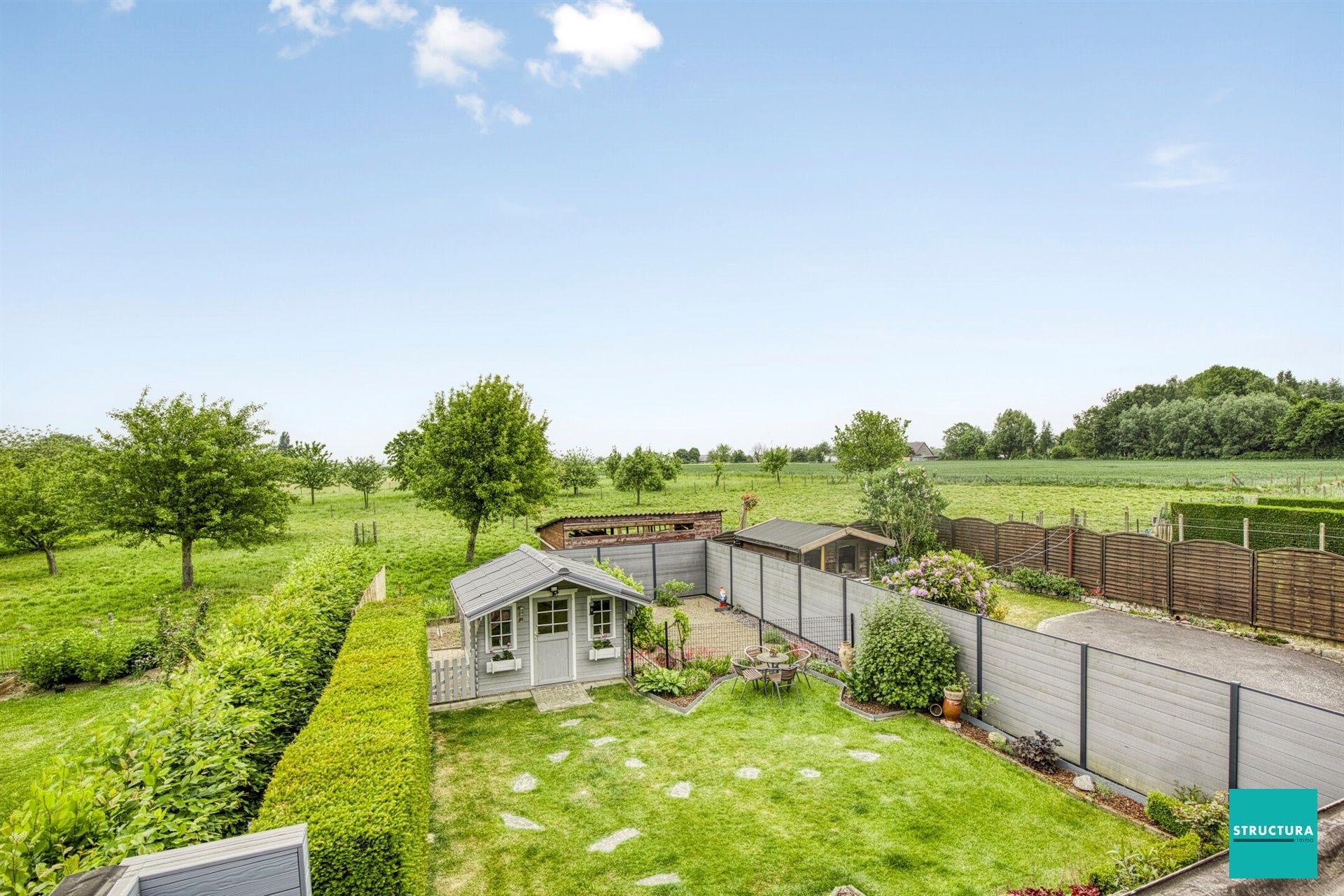 Rustiggelegen, zeer welonderhouden woning met gunstige EPC-score B! foto 2