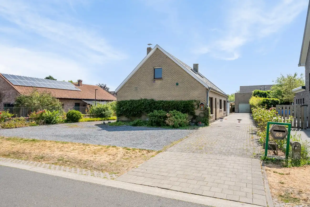IN OPTIE!! Volledig te renoveren open woning met ruime afzonderlijke garage en tuin op een toplocatie nabij Oude Bareel in Sint-Amandsberg/Oostakker! foto 27