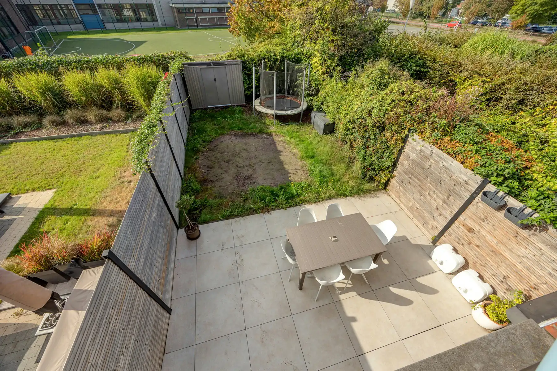Ruime woning met 3 aangename slaapkamers, garage en tuin foto 11