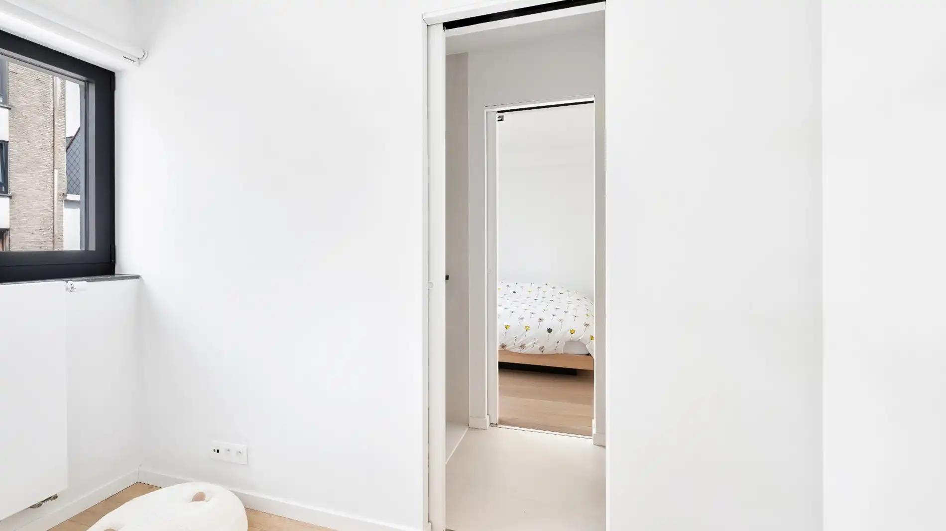 Mooi gerenoveerd, zuidwest georiënteerd HOEKappartement centraal gelegen op de Lippenslaan te Knokke. foto 25