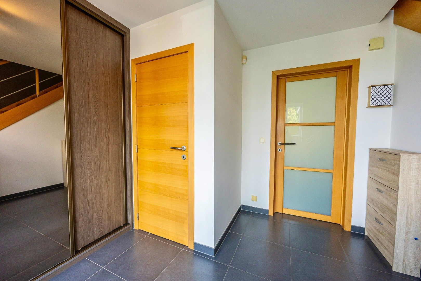 Energiezuinige woning met 4 slpks, garage en ruime tuin te Buizingen foto 3