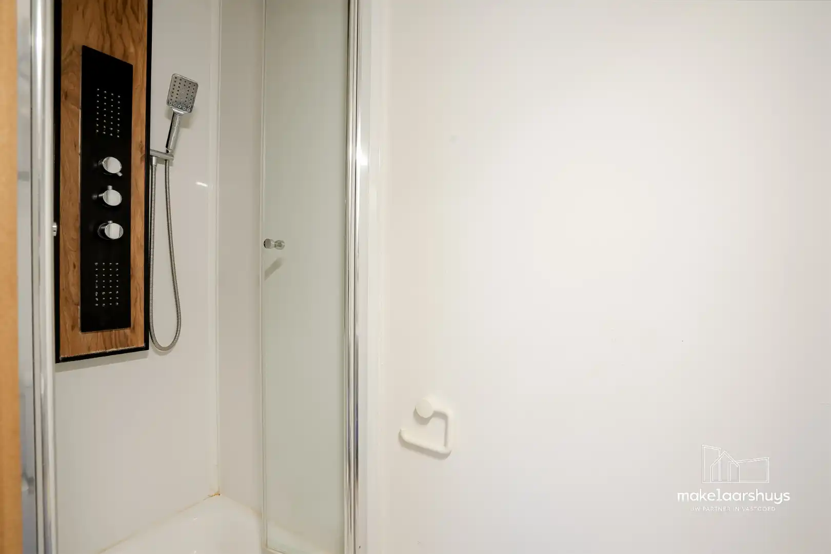 Binnenkort te koop - Gemeubelde studio te Gent  foto 6