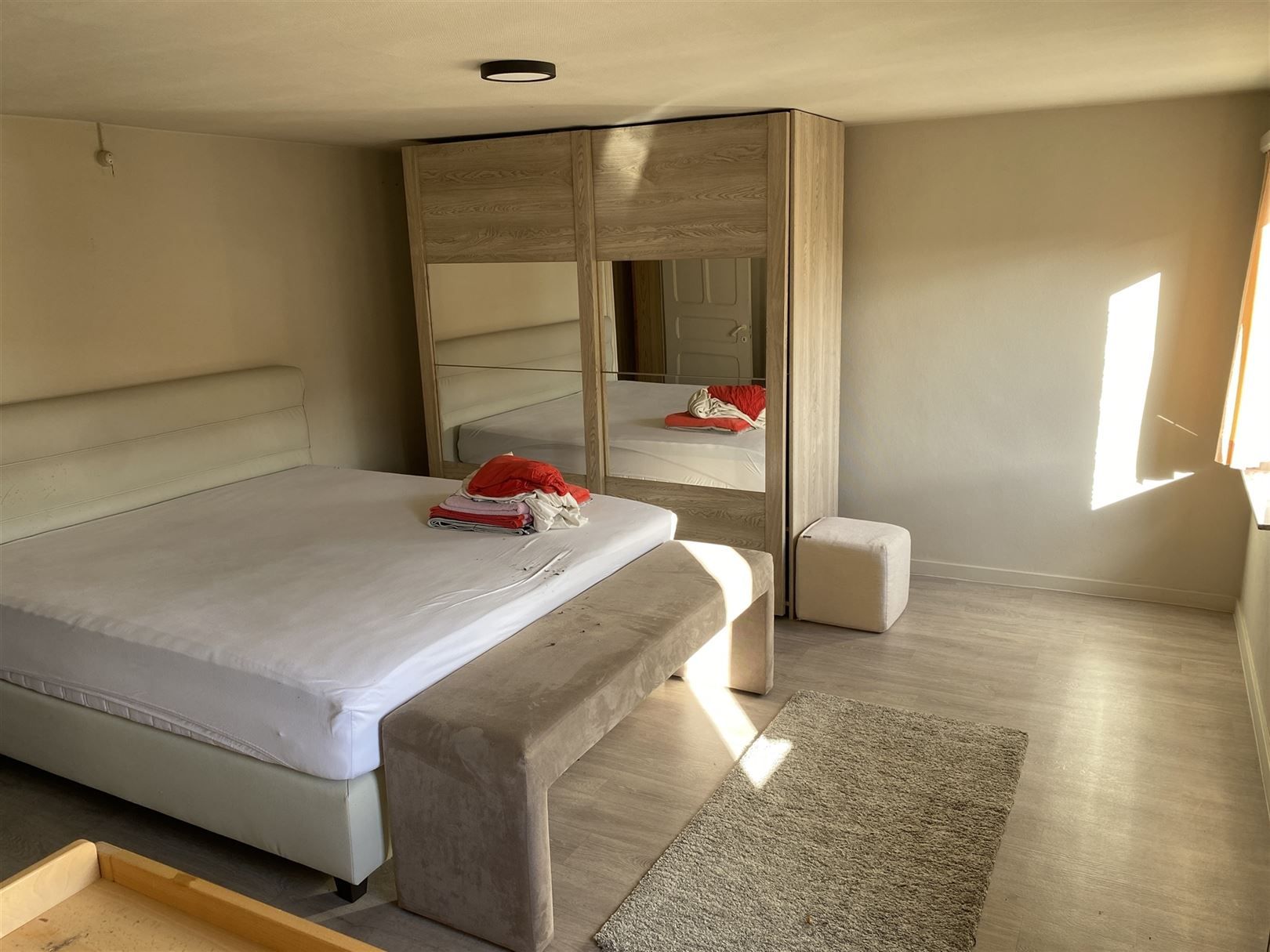 Ruime woning met garage en opslagruimte. foto 16