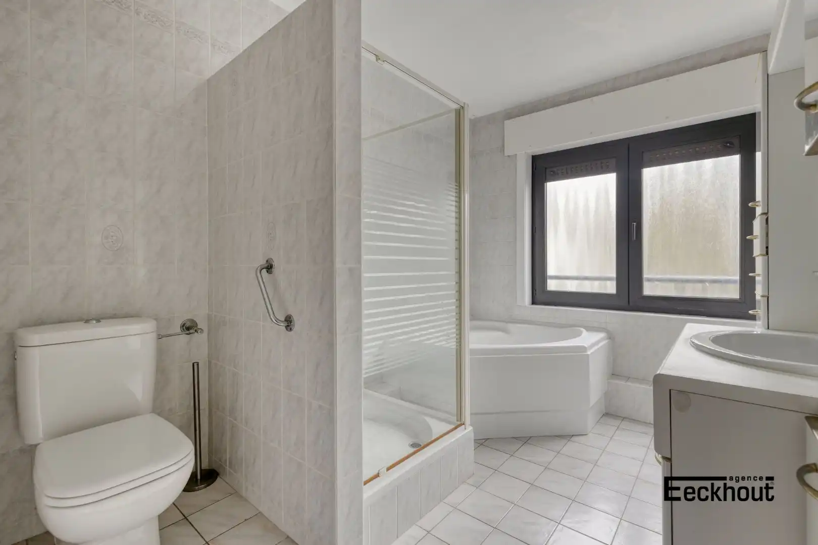 Charmant appartement met mooi zicht op wandelafstand van de zee! foto 10