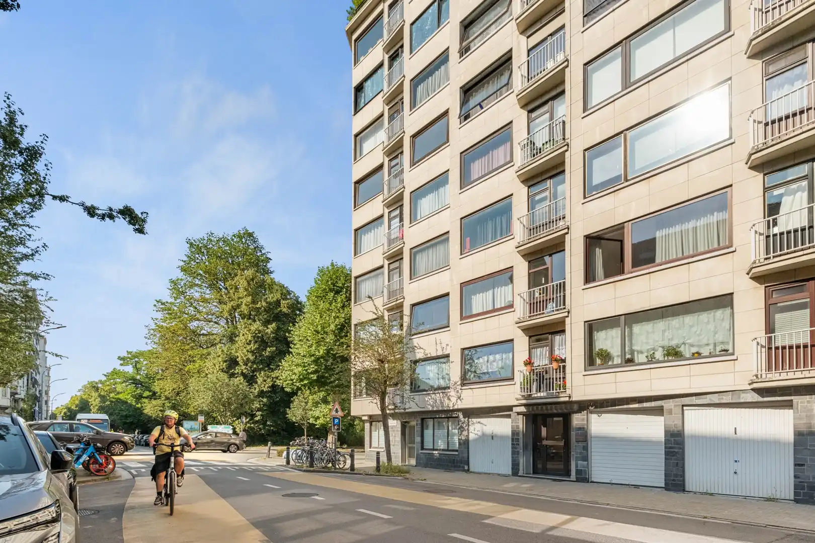 Ruim en lichtrijk 2-slaapkamerappartement met mooi uitzicht in Gent foto 3