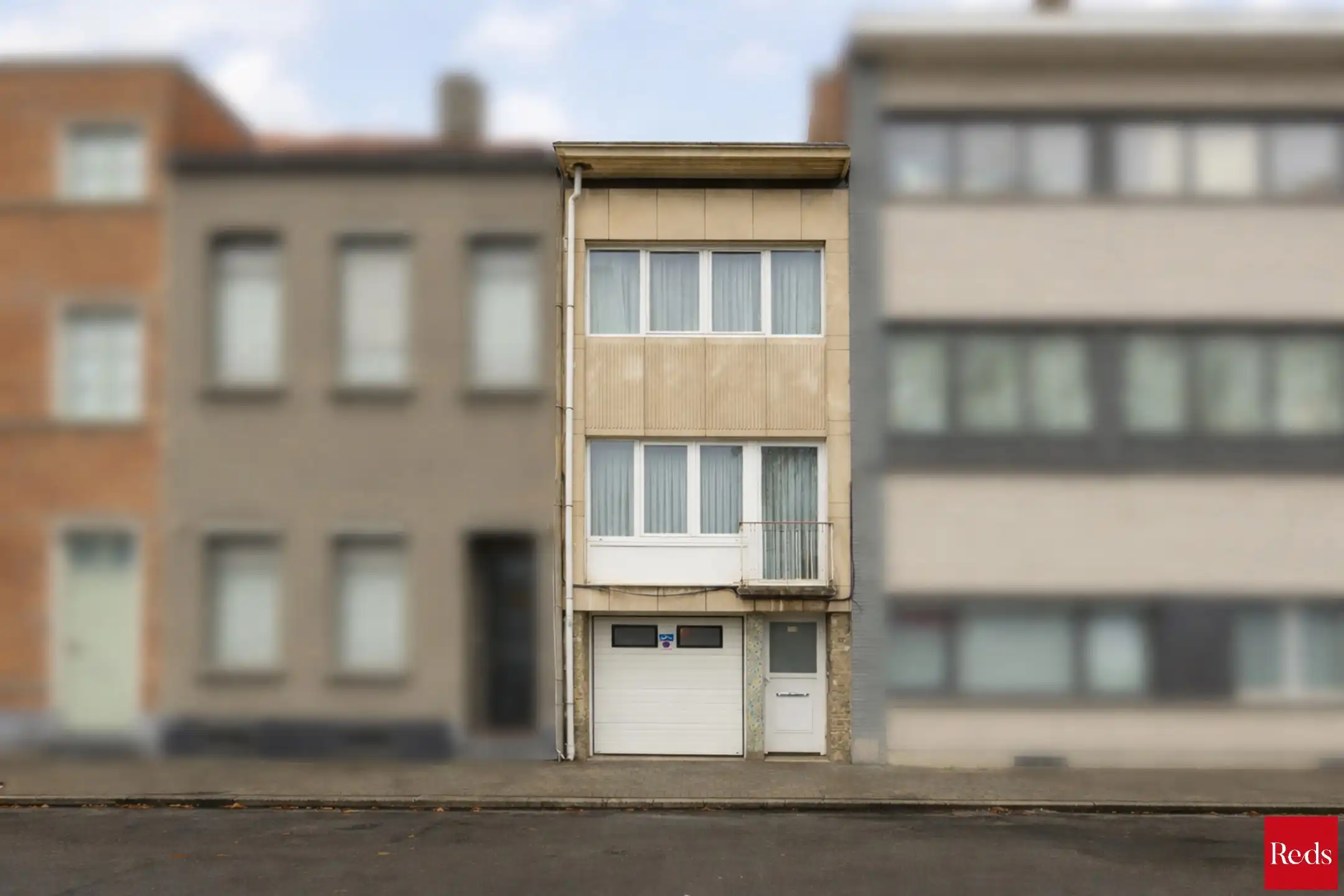 Hoofdfoto van de publicatie: Woning met garage nabij centrum