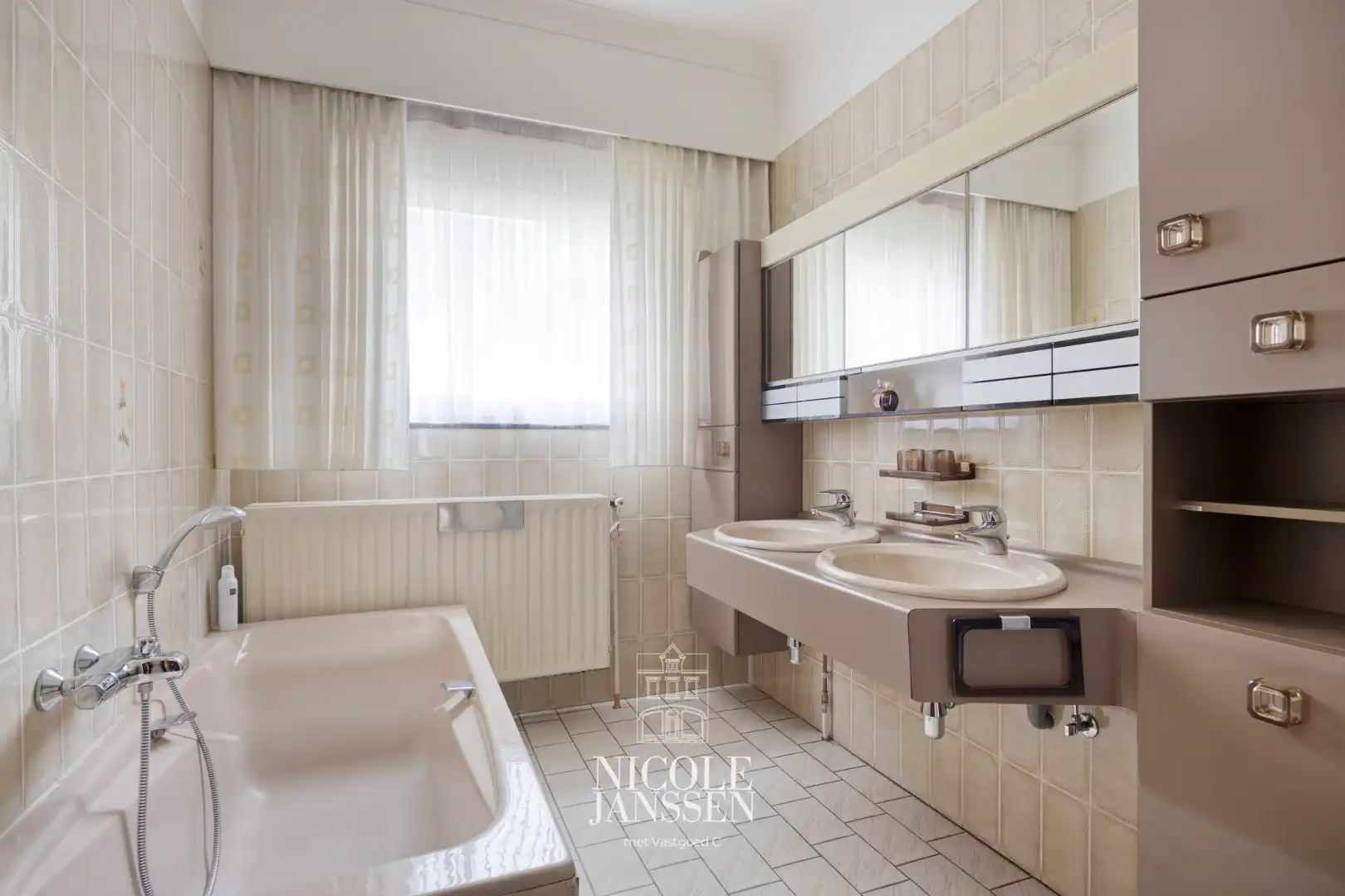 Ruime woning foto 15