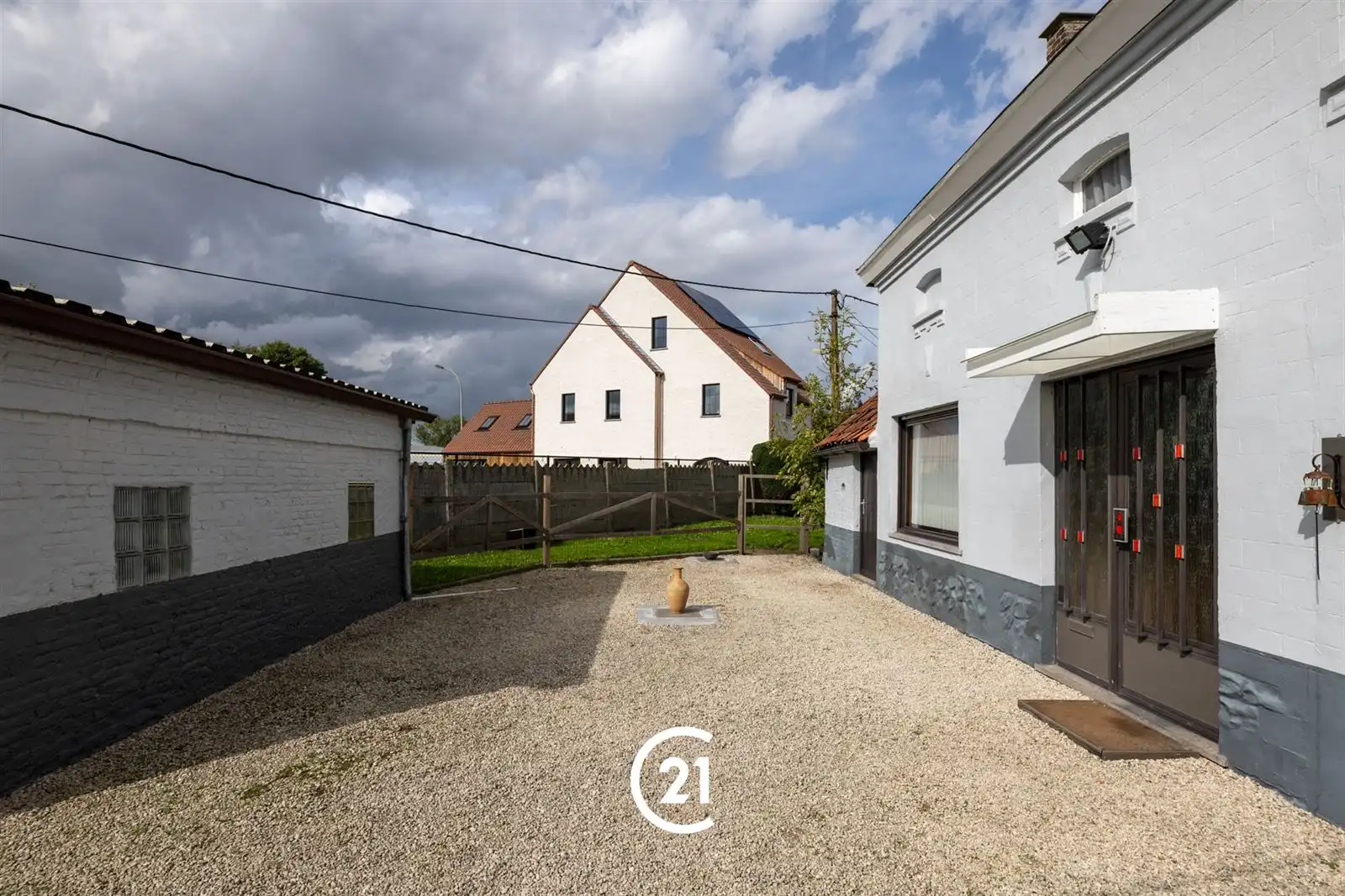 Te renoveren woning op een ruim perceel van 2.220 m² foto 15