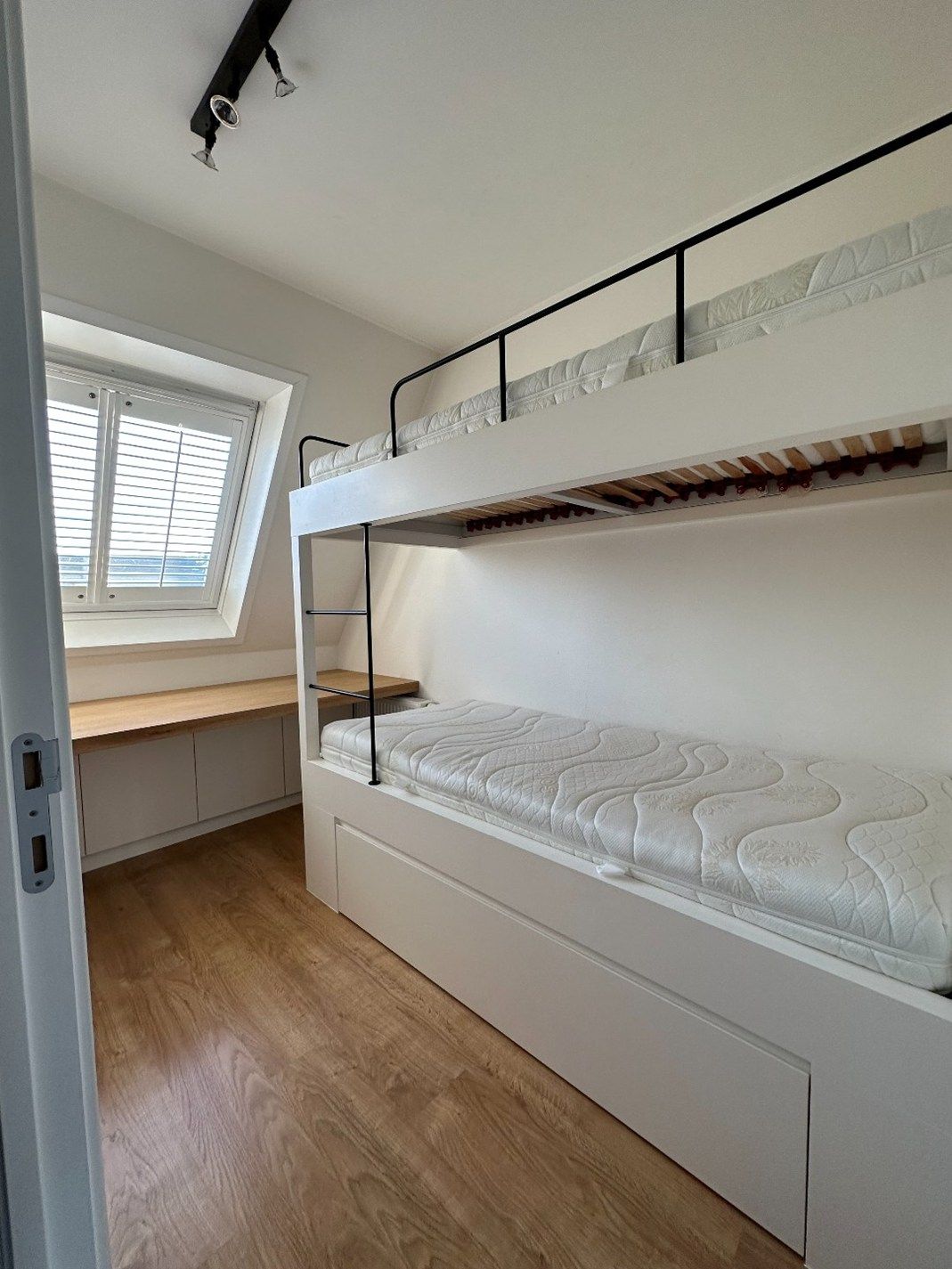 Brugge: ruim dakappartement met  2 slpk en staanplaats foto 11