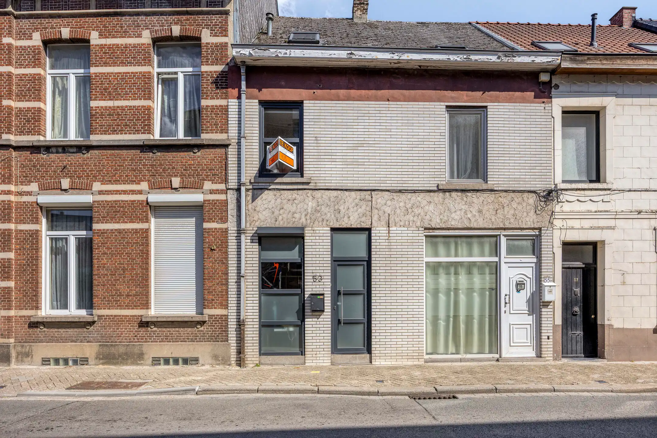 Centraal gelegen woning met 3 slaapkamers en terras foto {{pictureIndex}}