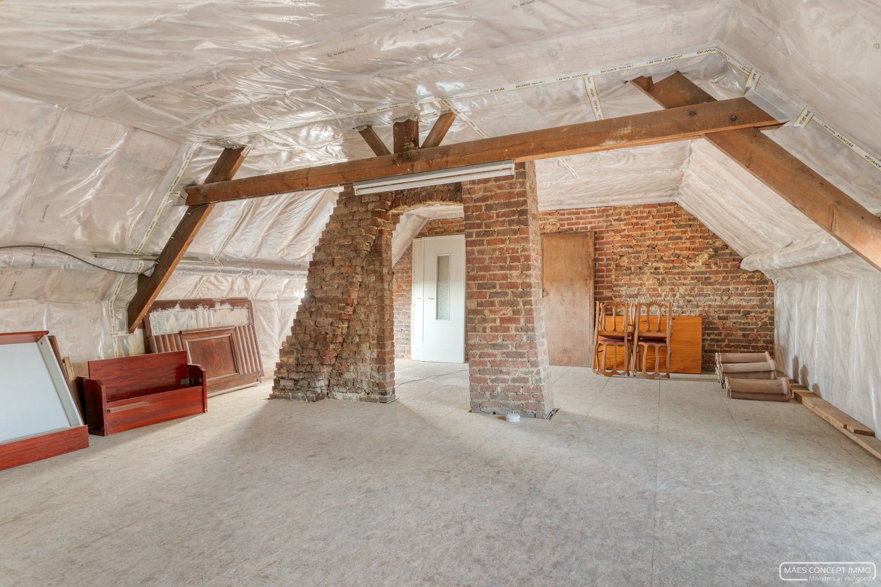 Ruime woning  te koop in centrum Tiegem foto 13