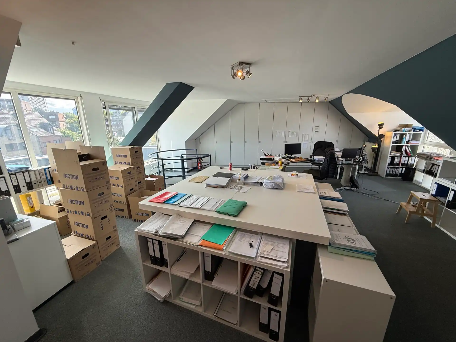 Duplex bureauruimte van 215m² in Strombeek-Bever foto 7