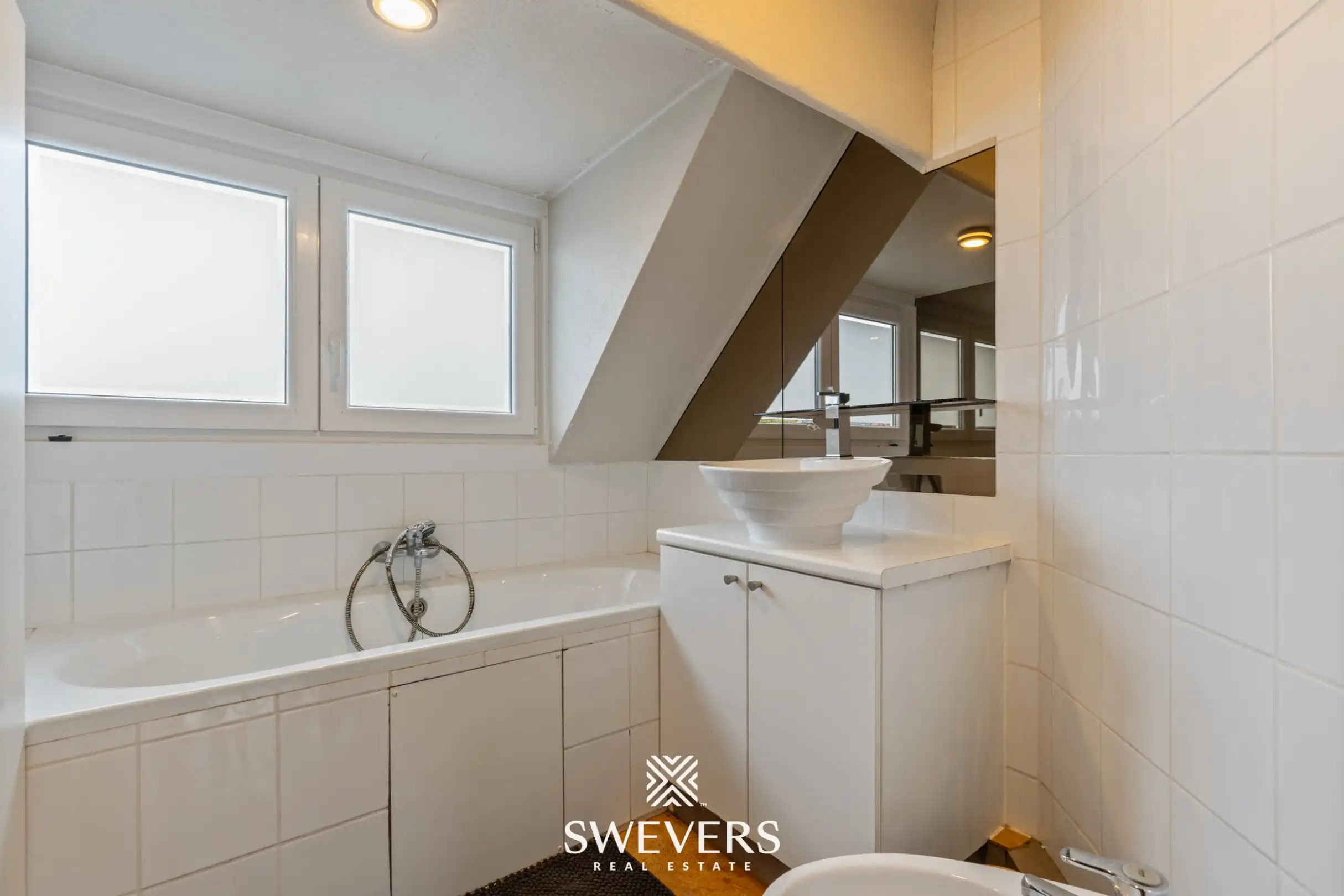 Instapklare rijwoning met 2 zeer ruime slaapkamers en uitstekende ligging foto 13