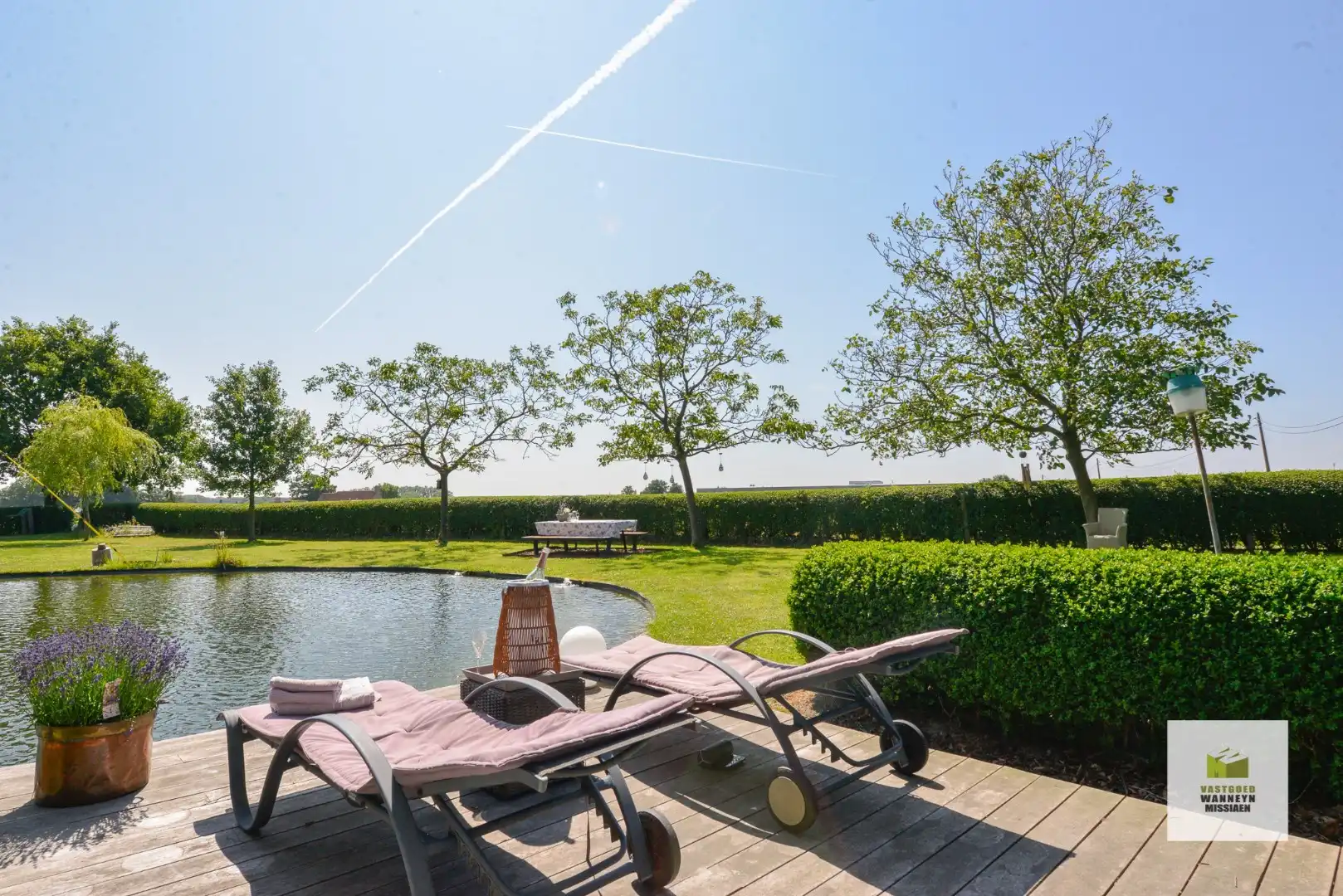 Idyllisch gelegen woning op 3.928 m2 met natuurlijke zwemvijver en 360° vergezicht foto 15