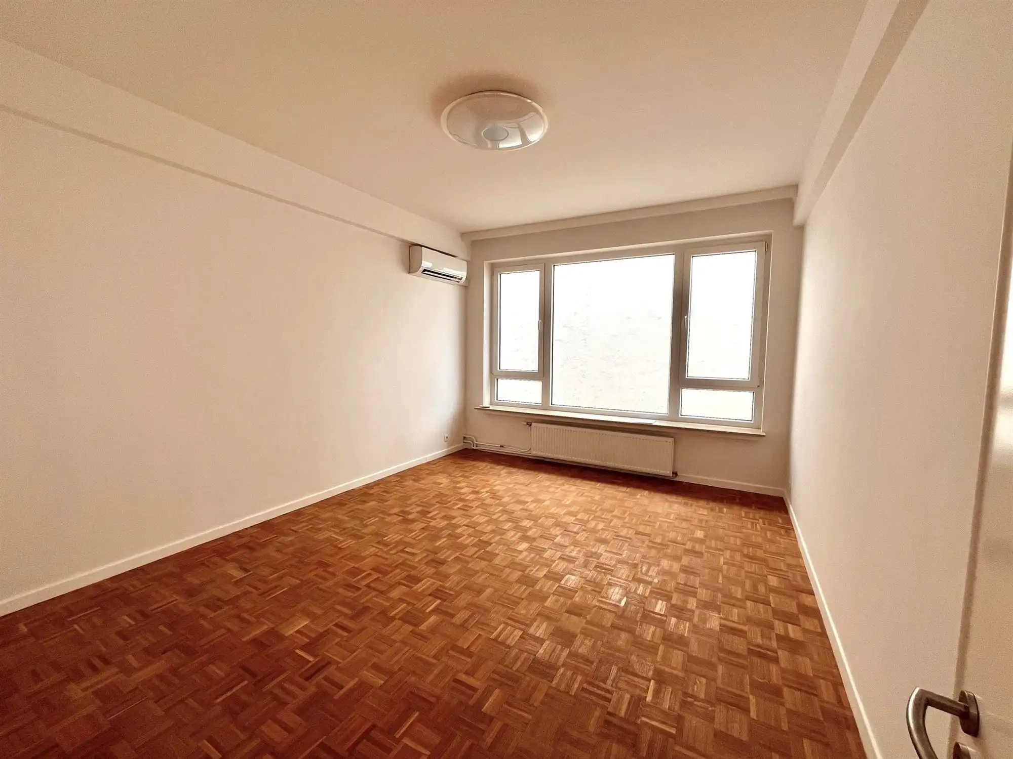 Recent gerenoveerd 4SLPK appartement met terras foto 9