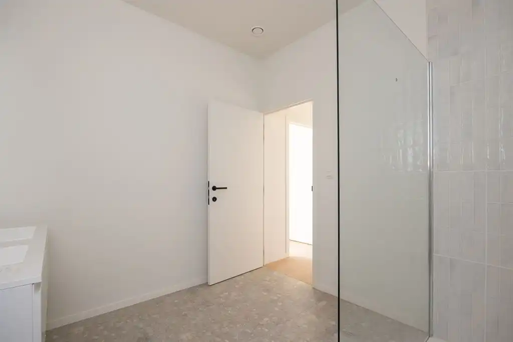 Ruim 3-slaapkamer appartement met luxe afwerking foto 11