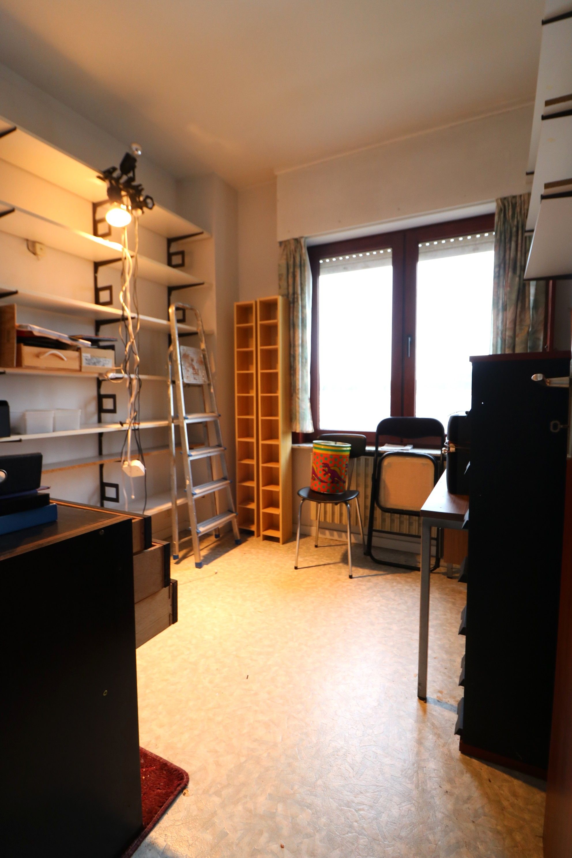 Lichtrijke woning met 4 slaapkamers en prachtige tuin op een zeer groot perceel (855 m²) foto 8