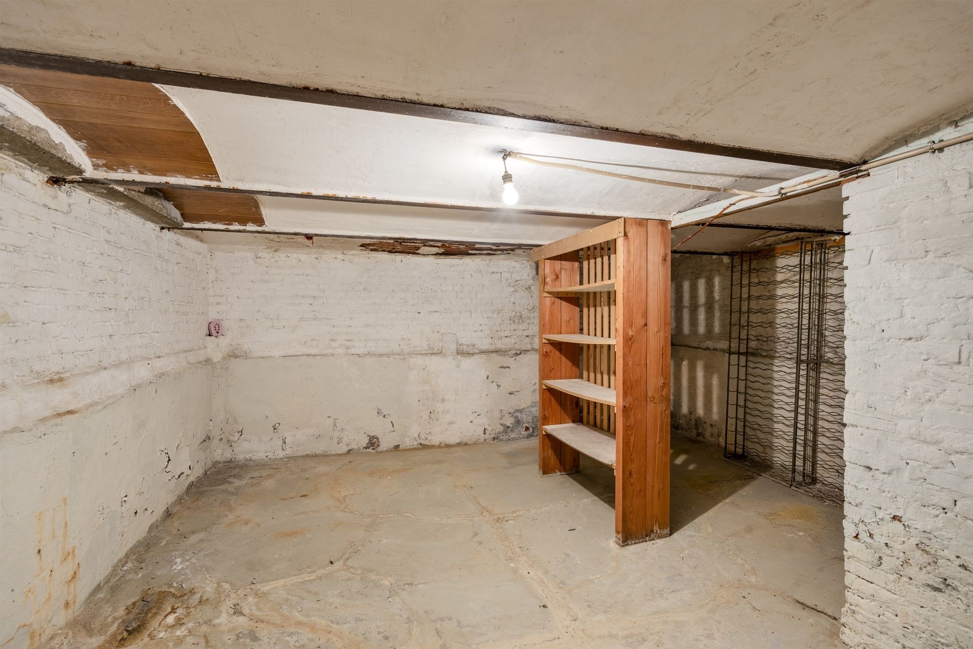 Rustiggelegen woning met atelier en knusse tuin! foto 19