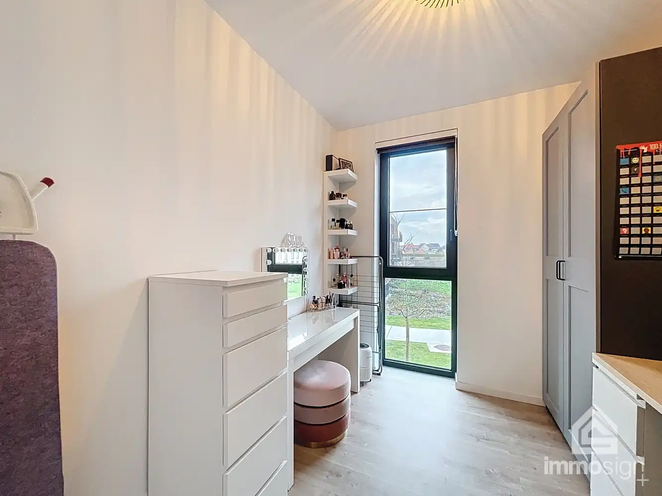 Modern appartement met twee slaapkamers op toplocatie in Bree centrum! foto 8