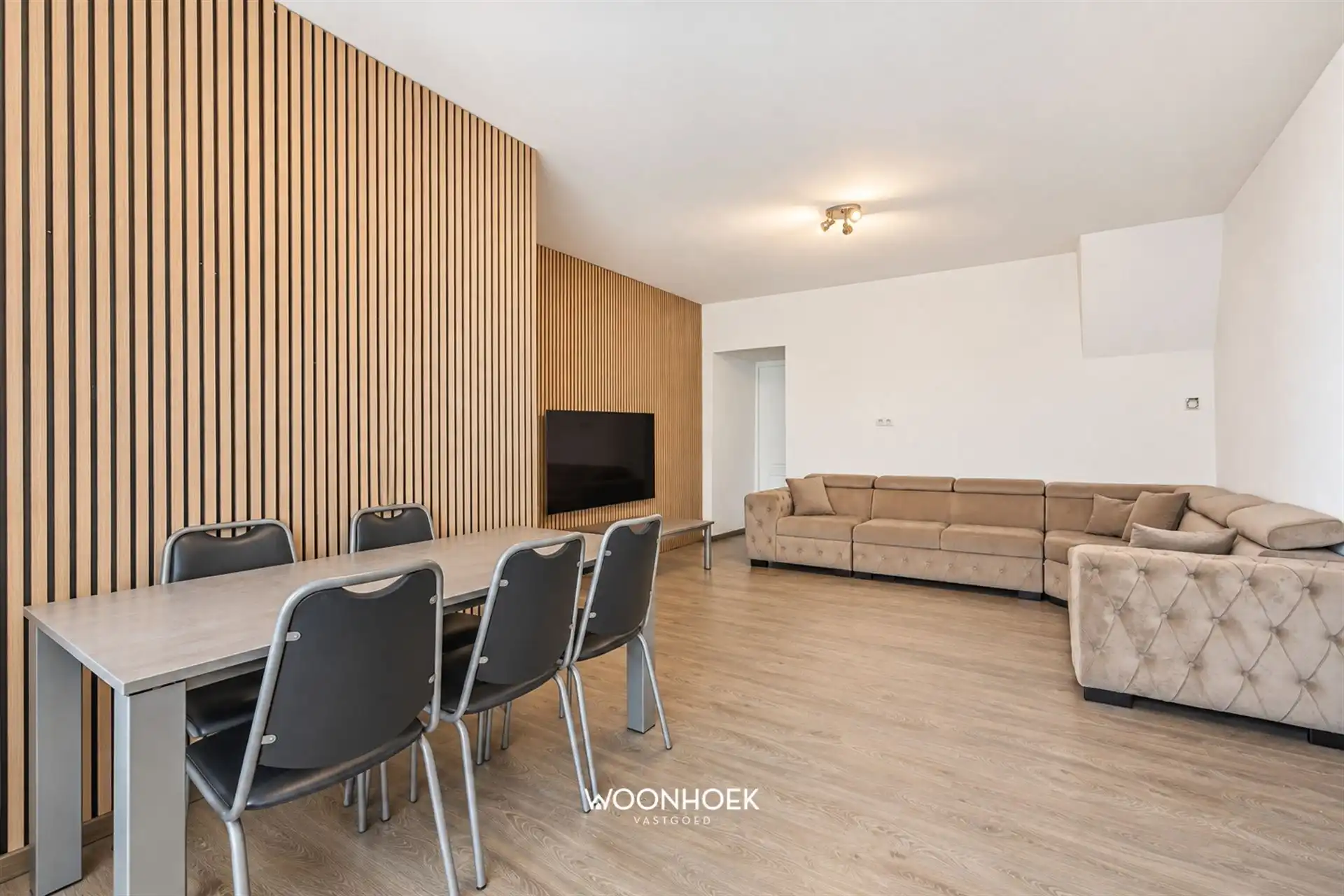 Charmante 2-slpk woning met achteruitgang foto 3
