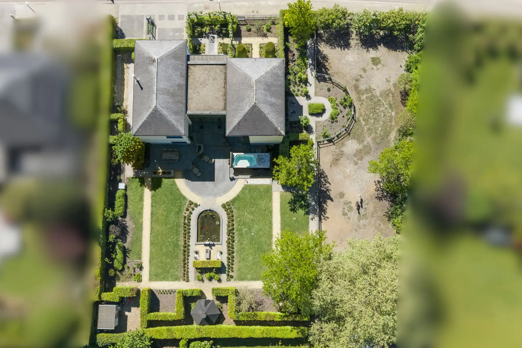 MODERNE VILLA MET 5 SLAAPKAMERS EN ONDERHOUDSVRIENDELIJKE TUIN foto 4