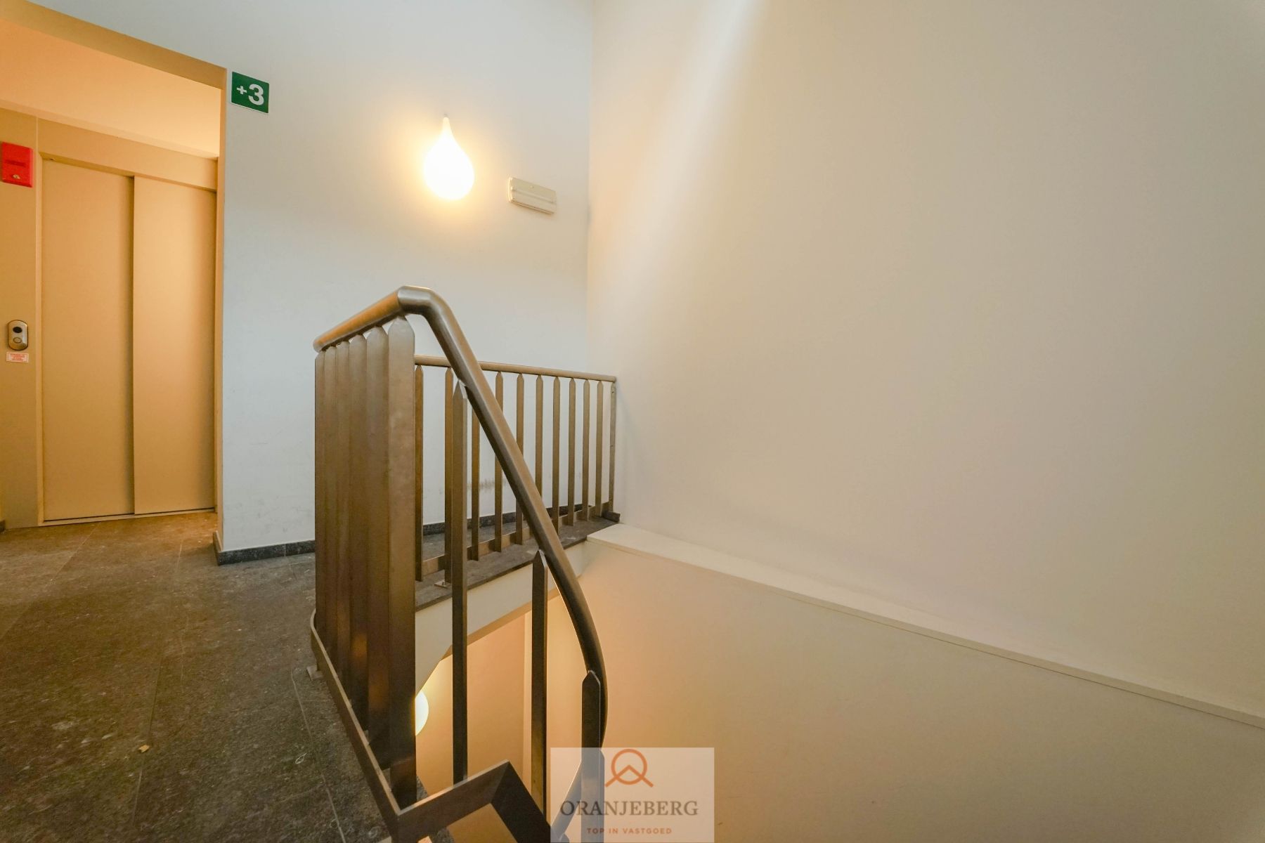 Gerenoveerd duplex- appartement te koop centrum Gent foto 26