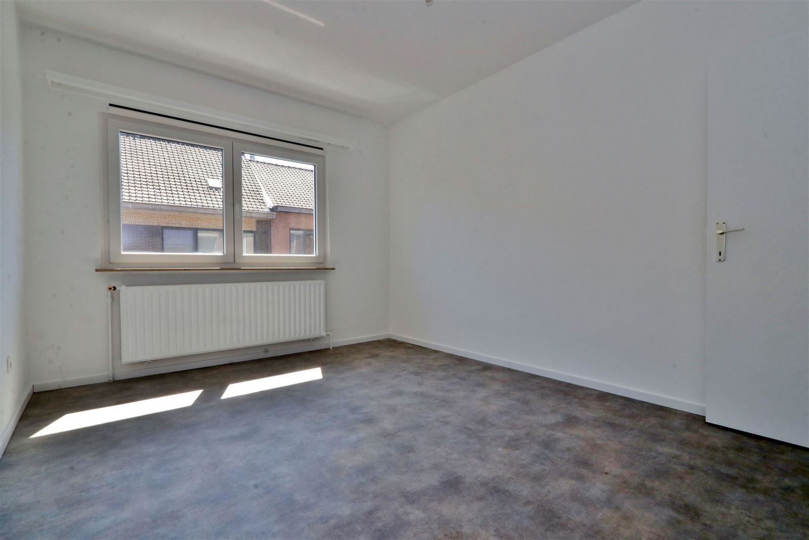 2 kamer appartement met garage en berging  foto 15