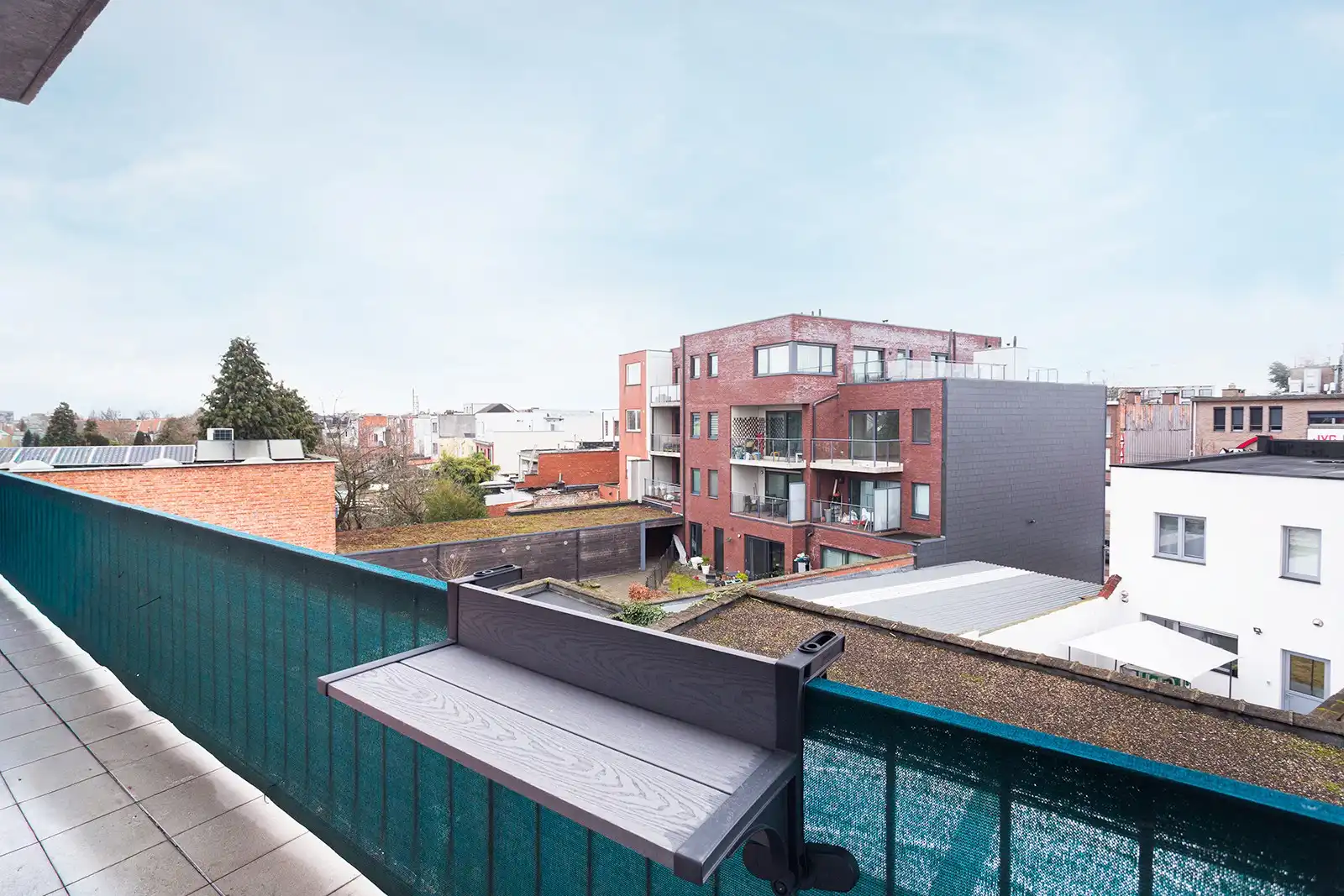 Prachtig gerenoveerd appartement met 3 ruime slaapkamers en terras foto 6